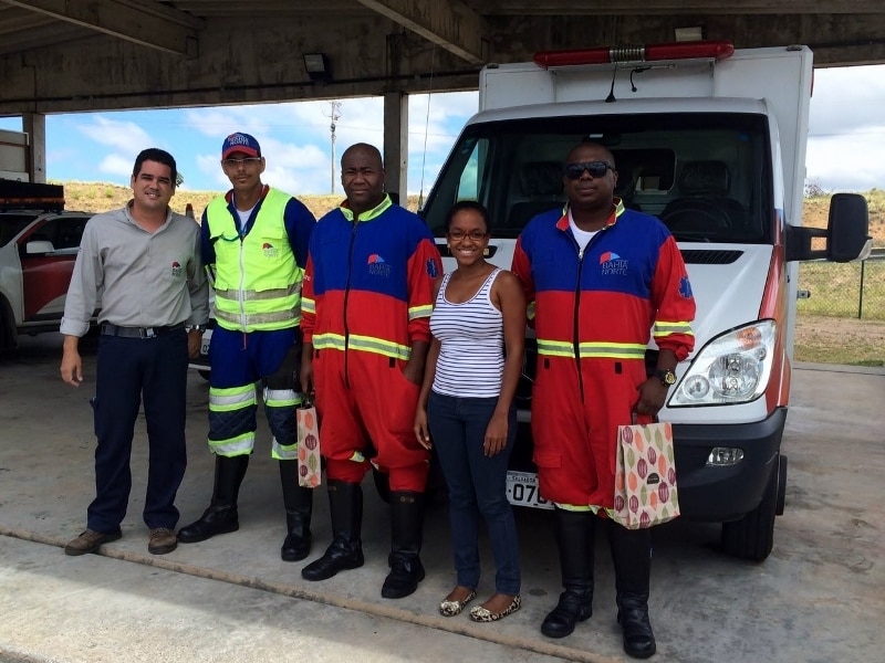 Um ano após acidente, motorista reencontra equipe de resgate da Bahia Norte.