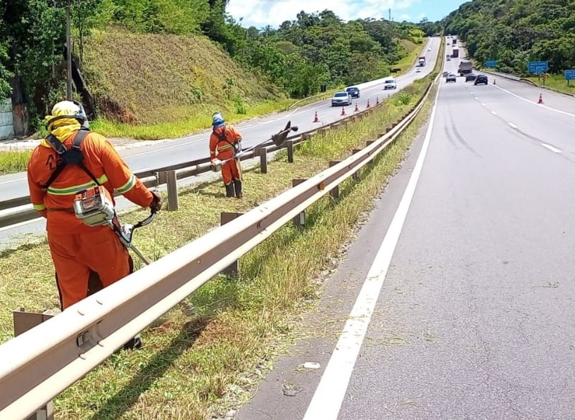 Bahia Norte realiza serviços de manutenção nas rodovias do Sistema BA-093 ao longo da semana