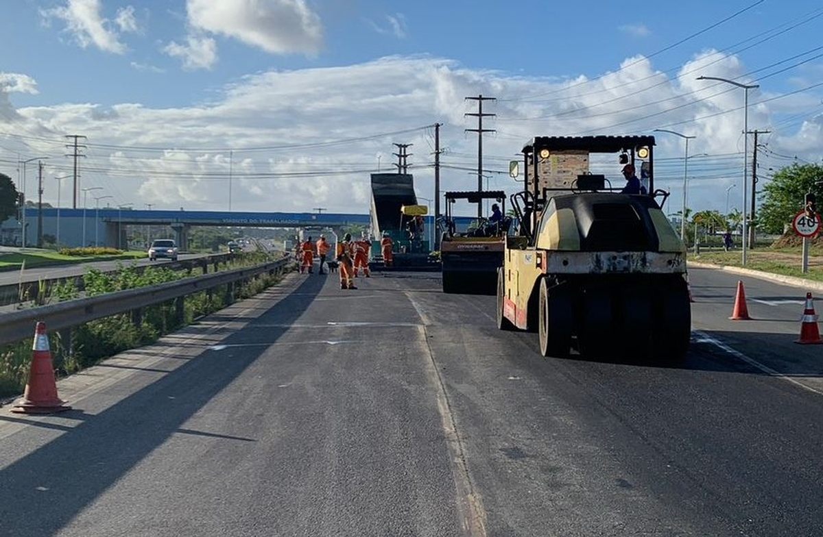 Bahia Norte executa obra de manutenção do pavimento na Via Parafuso